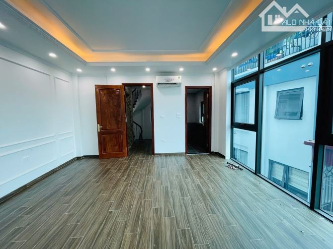 Siêu Phẩm 7 Tầng Xây Mới Lô Góc Ô Tô Kinh Doanh Đào Tấn Ba Đình DT 35M MT 6.2M Giá 19.5Tỷ