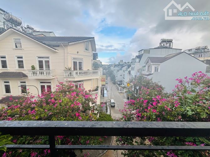 🔥 Nhà Đẹp Trung Tâm Đà Lạt – Hẻm Xe Hơi 6m, Nguyễn Thị Nghĩa, 5PN, Sổ Riêng