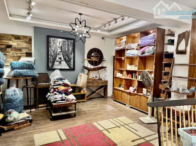 Cho thuê MB phố Hàng Cót -DT 50m2 - Mặt tiền 6,7m