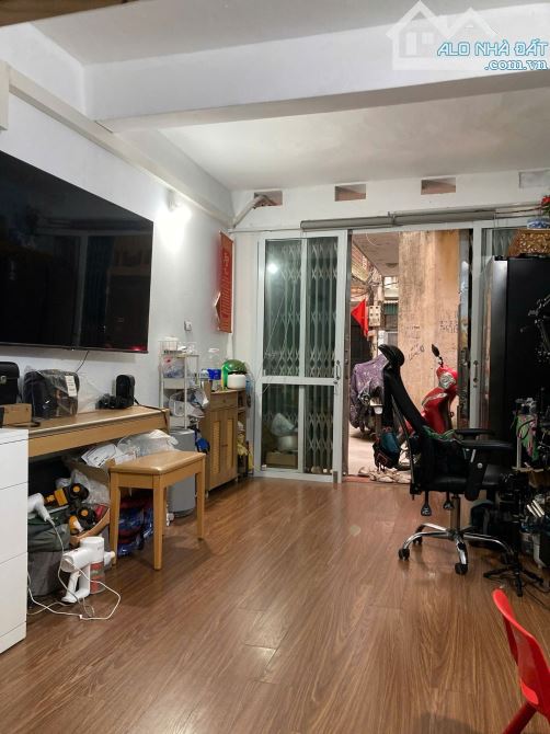 BÁN TẬP THỂ TẦNG 1 – GIỐNG CÂY TRỒNG, LÁNG THƯỢNG, ĐỐNG ĐA. 53M2 – 2PN. 3,09 TỶ