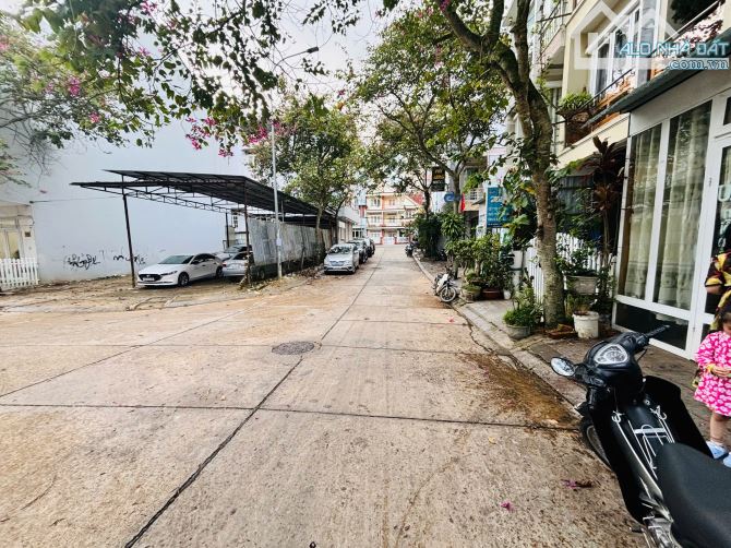 🔥 Nhà Đẹp Trung Tâm Đà Lạt – Hẻm Xe Hơi 6m, Nguyễn Thị Nghĩa, 5PN, Sổ Riêng - 1