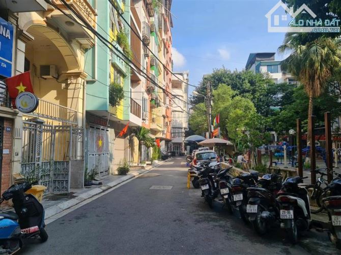 Bán nhà mặt phố Hoàng Ngân 72m x 5T, Vỉa hè rộng, ô tô tránh, KD đỉnh. 42 tỷ