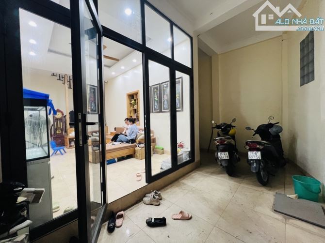 NHANH TAY MỚI CÒN -VŨ TÔNG PHAN - THANH XUÂN - CHỈ 12,8 MÀ NHÀ RỘNG 77M2 . 3 Tầng . CHỦ