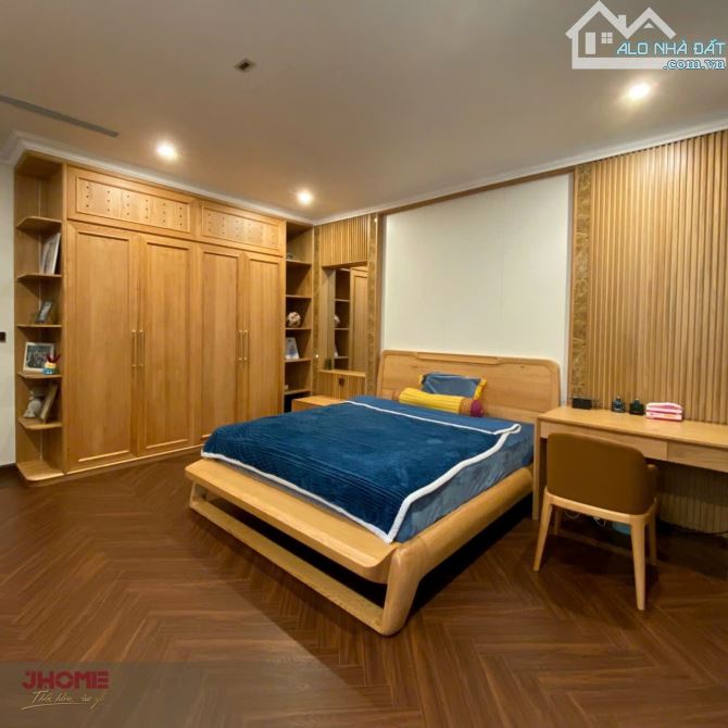 Bán biệt thự Khu K Ciputra 180m2 x 4.5 tầng thang máy MT 9m mặt đường đôi cả khu 1 nhà bán