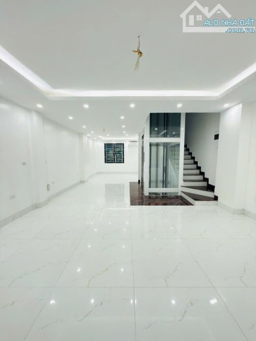 Bán nhà phân lô phố Hoàng Quốc Việt, 60m2, 6 tầng thang máy, 2 mặt ngõ ô tô tránh, 25,7 tỷ