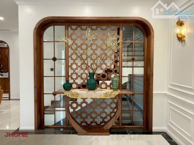 Bán biệt thự Khu K Ciputra 180m2 x 4.5 tầng thang máy MT 9m mặt đường đôi cả khu 1 nhà bán