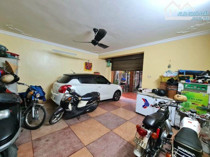 Biệt Thự Pháp cổ, Lô góc siêu đẹp, Phân Lô ô tô tránh, phố Xã Đàn- Đống Đa. 161m² - nhỉnh