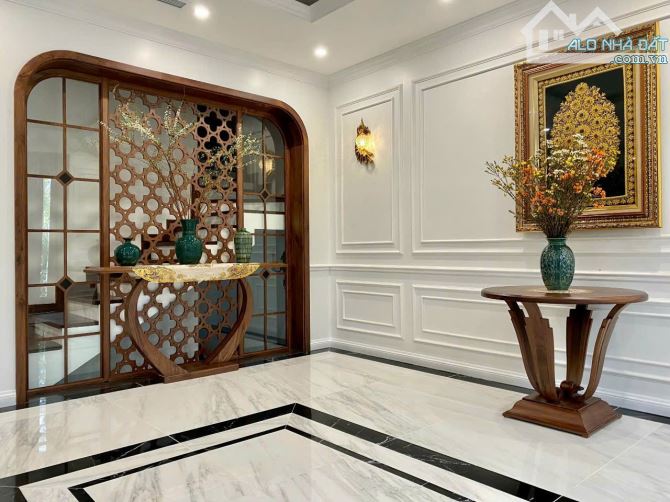 Bán biệt thự Khu K Ciputra 180m2 x 4.5 tầng thang máy MT 9m mặt đường đôi cả khu 1 nhà bán