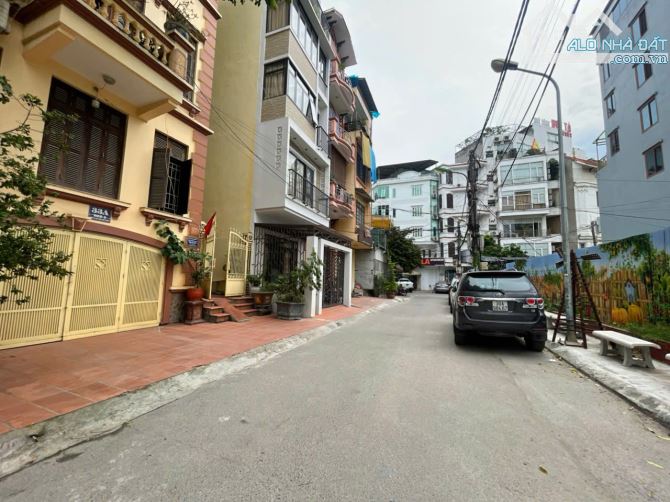 NHÀ PHÂN LÔ 44 TỶ 90m 5 TẦNG MT 8,4m VỈA HÈ Ô TÔ TRÁNH KINH DOANH PHẠM TUẤN TÀI CẦU GIẤY