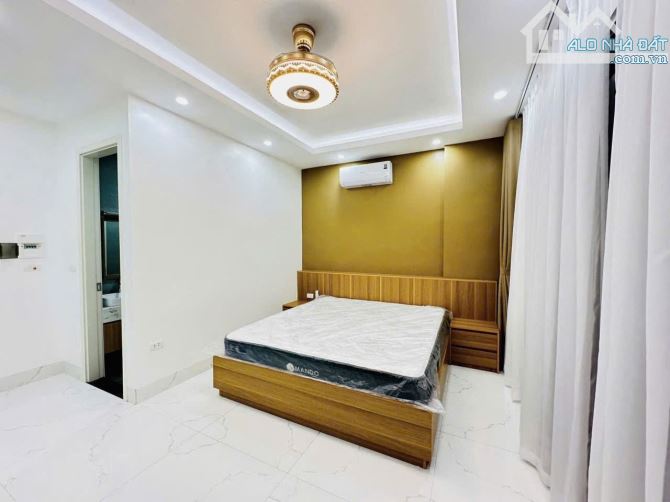 Bán nhà phân lô phố Hoàng Quốc Việt, 60m2, 6 tầng thang máy, 2 mặt ngõ ô tô tránh, 25,7 tỷ