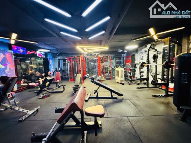 Bán nhà mặt phố Lạc Trung, 95m, 5 tầng thang máy,2 thoàng, view công viên, mặt tiền khủng