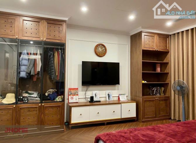 Bán biệt thự Khu K Ciputra 180m2 x 4.5 tầng thang máy MT 9m mặt đường đôi cả khu 1 nhà bán