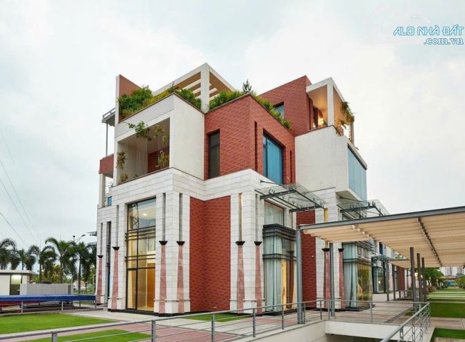 Siêu phẩm lô góc 345m2, Hầm, thang máy, 5 tầng, dòng tiền 100tr/tháng. Nhỉnh 40tỷ