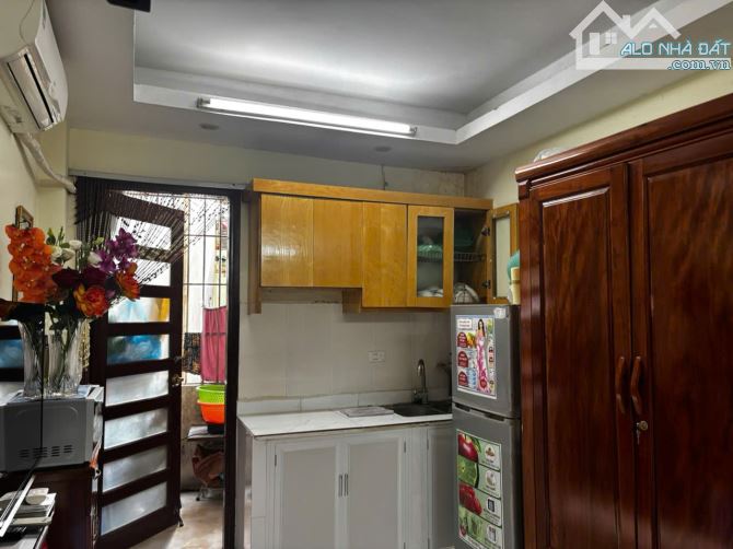 Bán căn hộ chung cư mini chính chủ, tầng 3,giá chỉ 1,2 tỷ phố Hào Nam, Đống Đa, Hà Nội