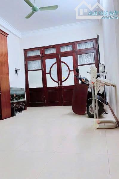 Khu phân lô Thái Thịnh 65m2x5T MT4m nhà đẹp đủ nội thất thoáng 2 mặt oto vào nhà thoải mái