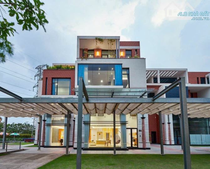Siêu phẩm lô góc 345m2, Hầm, thang máy, 5 tầng, dòng tiền 100tr/tháng. Nhỉnh 40tỷ - 1