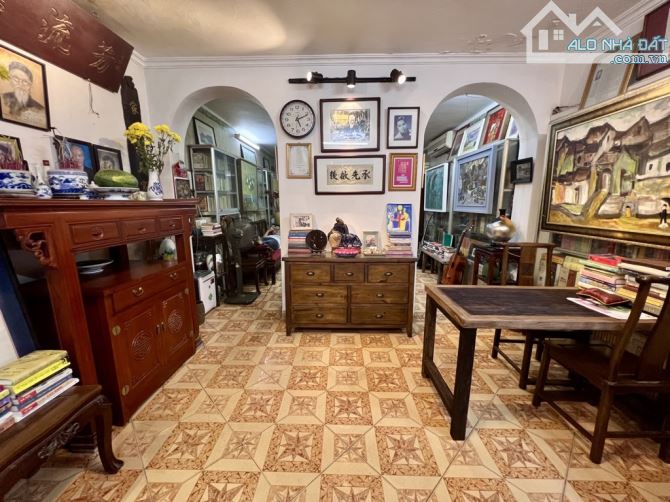 Phó Đức Chính 120M NHÀ và SÂN, CAFÉ QUÁN ĐẸP - 10.9 tỷ - NGÕ NÔNG RỘNG THẲNG, SĐCC