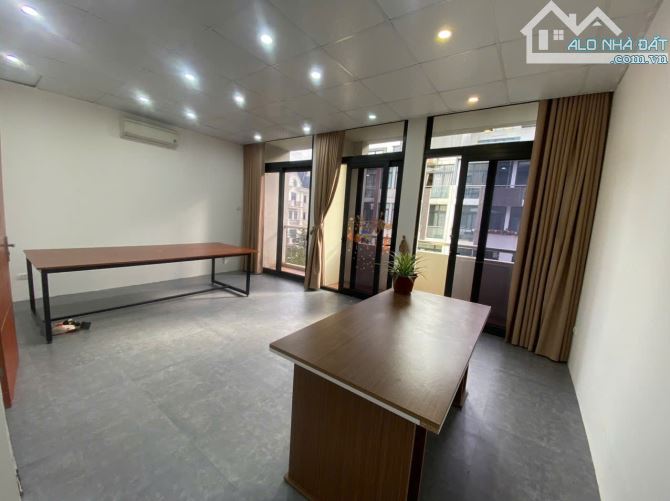 Cho thuê BT KĐT Mễ Trì Hạ, Nam Từ Liêm, HN. DT 220m, 4 tầng, MT 10m, ô tô đỗ cửa. Giá 50tr - 1