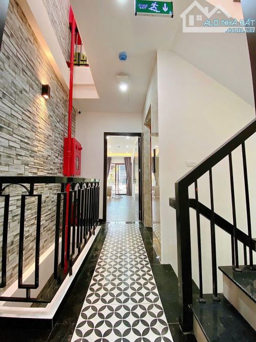 Bán toà CHDV Hai Bà Trưng. DT 65m2 x 6 tầng, 10 phòng. Giá 16.4 tỷ