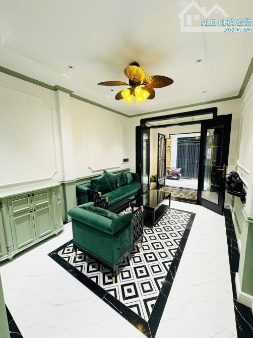 BÁN NHÀ SIÊU PHẨM KIM GIANG -THANG MÁY -54M- GIÁ 13.3 TỶ