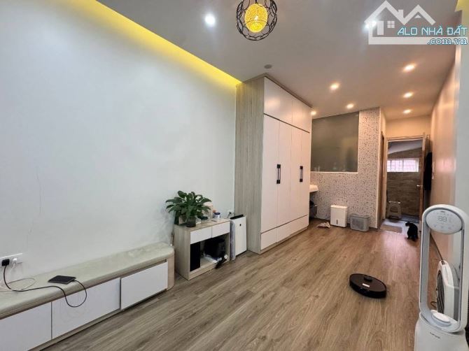 MẶT NGÕ CHÍNH CHỦ- GẦN PHỐ- DÂN XÂY -2 THOÁNG-45m- 4 TẦNG-8,5 TỶ-HOÀNG HOA THÁM