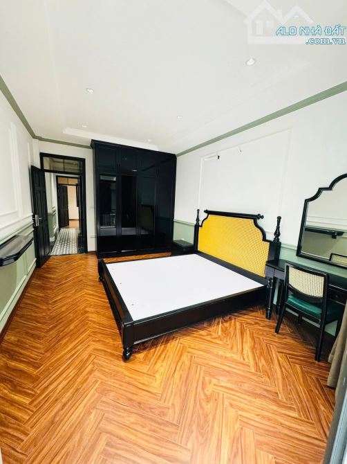 BÁN NHÀ SIÊU PHẨM KIM GIANG -THANG MÁY -54M- GIÁ 13.3 TỶ