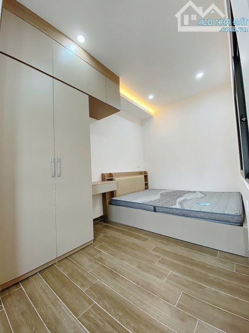 Bán toà CHDV Hai Bà Trưng. DT 65m2 x 6 tầng, 10 phòng. Giá 16.4 tỷ