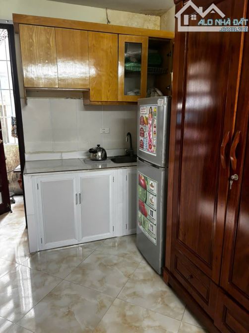Bán căn hộ chung cư mini chính chủ, tầng 3,giá chỉ 1,2 tỷ phố Hào Nam, Đống Đa, Hà Nội