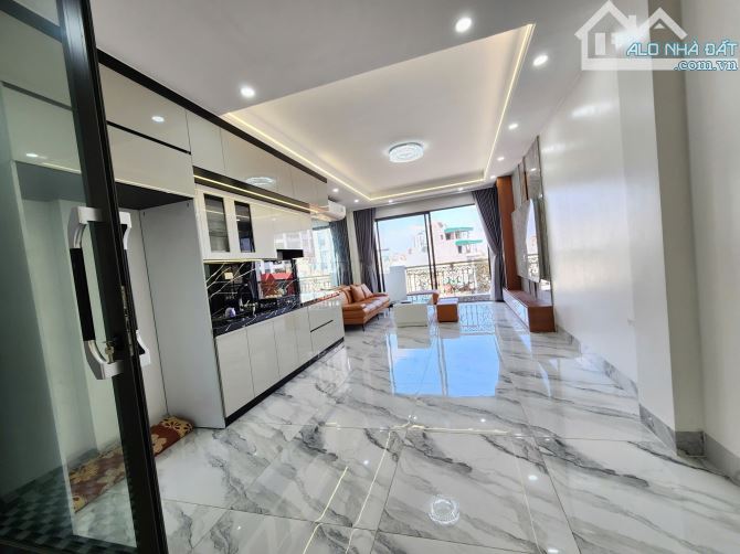 BÁN NHÀ MẶT ĐƯỜNG HOÀNG MAI. 7 TẦNG. THANG MÁY. GARA Ô TÔ. KINH DOANH.