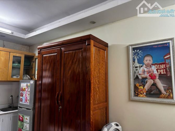 Bán căn hộ chung cư mini chính chủ, tầng 3,giá chỉ 1,2 tỷ phố Hào Nam, Đống Đa, Hà Nội