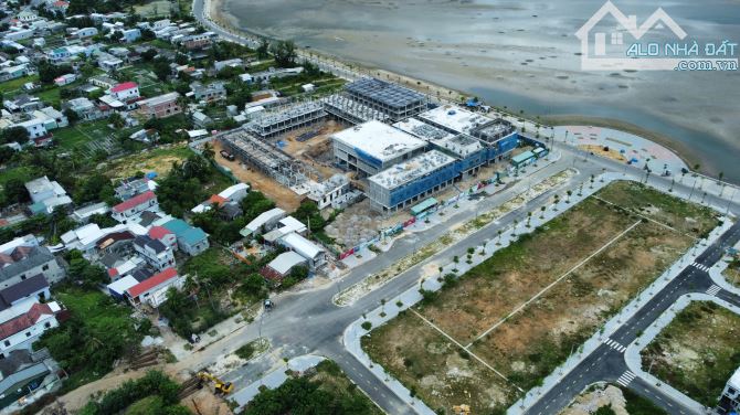 Bán đất khu chợ mới Lăng Cô - Ngay TT của vịnh Lăng Cô - Giá dành cho đầu tư