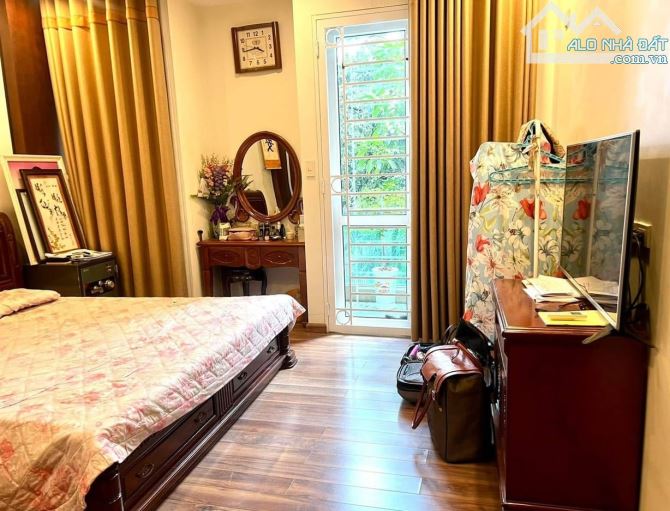 Nhà đẹp Tam Trinh - Mặt ngõ thông - sát phố - 65m² mặt tiền 5.4m lô góc 2 thoáng - 11.6 tỷ