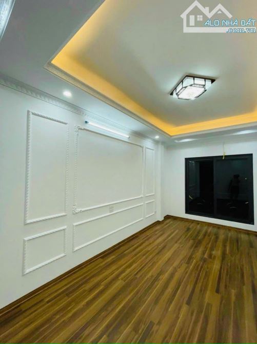 NHÀ MỚI, ĐẸP PHỐ TRÂU QUỲ, CẠNH HVNN, CÁCH Ô TÔ 30M, DT 33M, 5 TẦNG, GIÁ 5,8 TỶ.