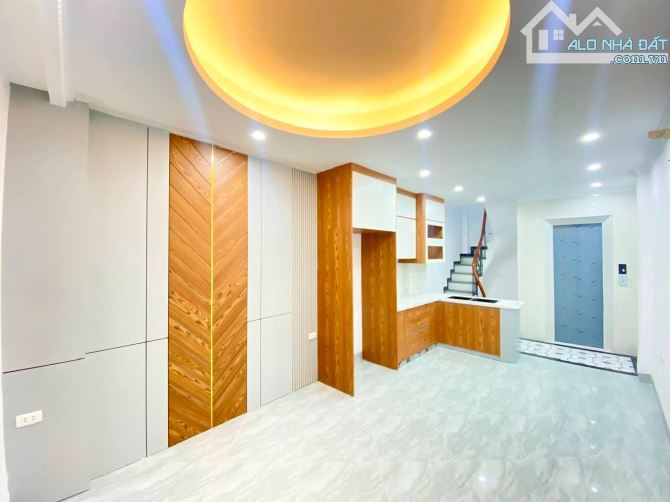 BÁN NHÀ SIÊU PHẨM ĐỊNH CÔNG.THANG MÁY FU LL NỘI THẤT.NGÕ NÔNG. 8 TỶ390