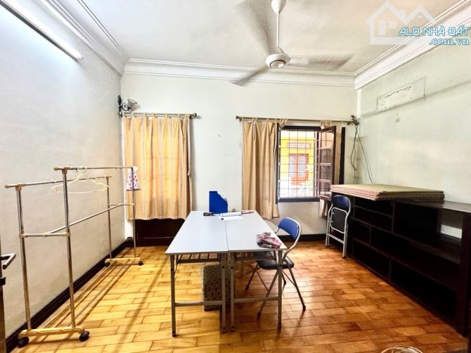 MẶT NGÕ- GẦN PHỐ- PHÂN LÔ- Ô TÔ ĐỖ CỬA- DÂN XÂY- 2 THOÁNG- NỞ HẬU- MT 5m- HOÀNG HOA THÁM