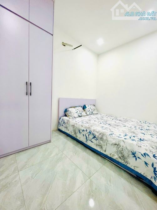 BÁN NHÀ PHAN VĂN TRƯỜNG - CẦU GIẤY - 10 RA PHỐ - GẦN BỆNH VIỆN, CHỢ , TRƯỜNG - TIỆN ÍCH