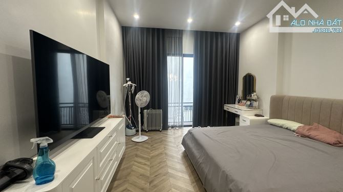 PHỐ TÔN ĐỨC THẮNG, KHU PHÂN LÔ CÁN BỘ, Ô TÔ ĐỖ CỔNG, NHÀ ĐẸP ĐẲNG CẤP DOANH NHÂN 19,9 tỷ