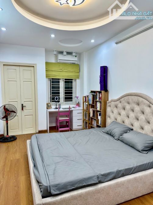 BÁN NHÀ TRƯƠNG ĐỊNH HOÀNG MAI 36M 5 TẦNG GẦN Ô TÔ Ở NGAY