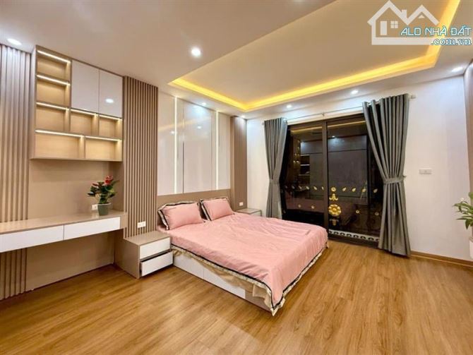 6 TẦNG THANG MÁY NHẬP KHẨU - FULL NỘI THẤT NHƯ KHÁCH SẠN NHIỀU SAO- TRƯỚC NHÀ THOÁNG SÁNG-