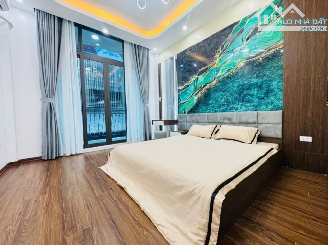 Cần bán gấp nhà Thịnh Liệt, Giáp Nhị, 45m2 x 5 tầng, ô tô, giá 6.85 tỷ( ctl)