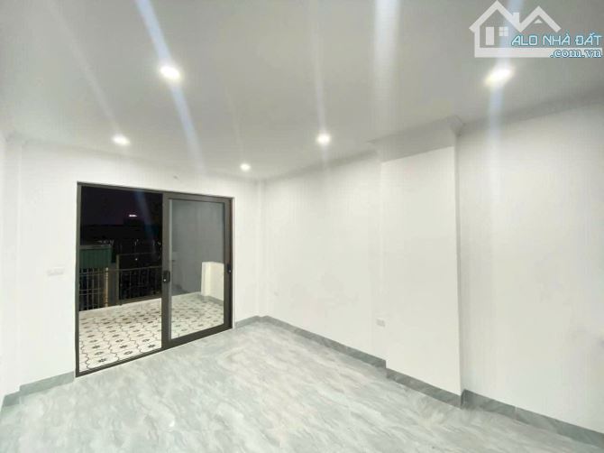 BÁN NHÀ SIÊU PHẨM ĐỊNH CÔNG.THANG MÁY FU LL NỘI THẤT.NGÕ NÔNG. 8 TỶ390