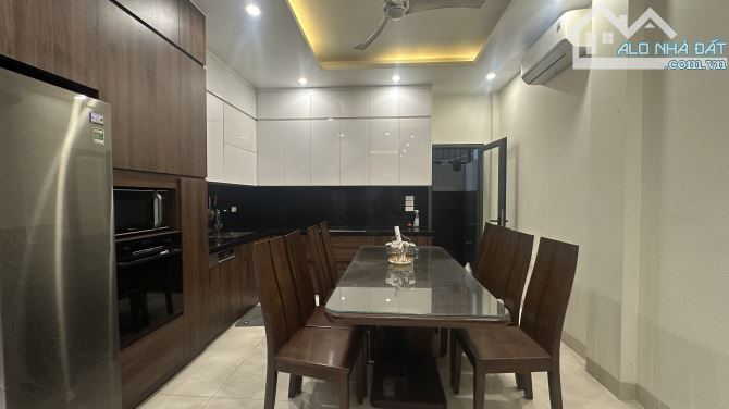 PHỐ TÔN ĐỨC THẮNG, KHU PHÂN LÔ CÁN BỘ, Ô TÔ ĐỖ CỔNG, NHÀ ĐẸP ĐẲNG CẤP DOANH NHÂN 19,9 tỷ