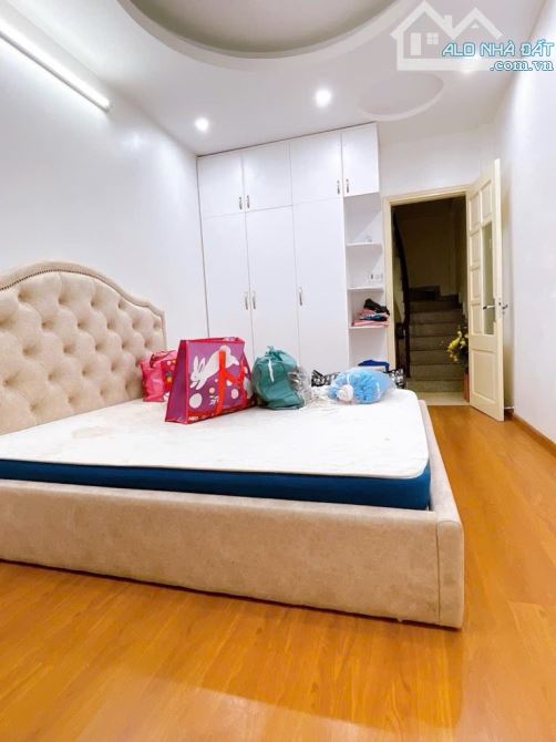 BÁN NHÀ TRƯƠNG ĐỊNH HOÀNG MAI 36M 5 TẦNG GẦN Ô TÔ Ở NGAY