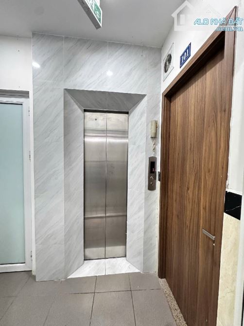 Bán nhà Nguyễn Trãi-Royal City, 56m, 7 tầng thang máy, D.thu 600tr/năm, 11 phòng, PCCC dủ