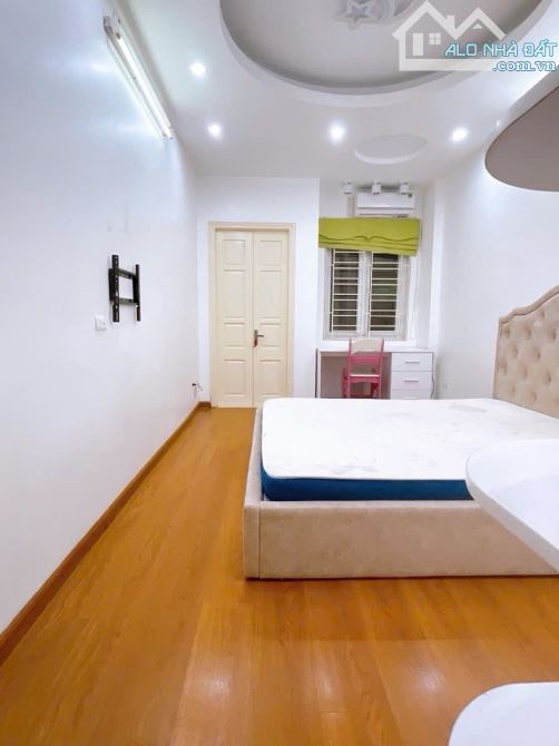 BÁN NHÀ TRƯƠNG ĐỊNH HOÀNG MAI 36M 5 TẦNG GẦN Ô TÔ Ở NGAY