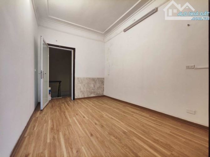 Cho thuê nhà ngõ 70 Ngọc Khánh, diện tích 32m x 4 tầng, mặt tiền 3.3m, giá 12 triệu. - 6