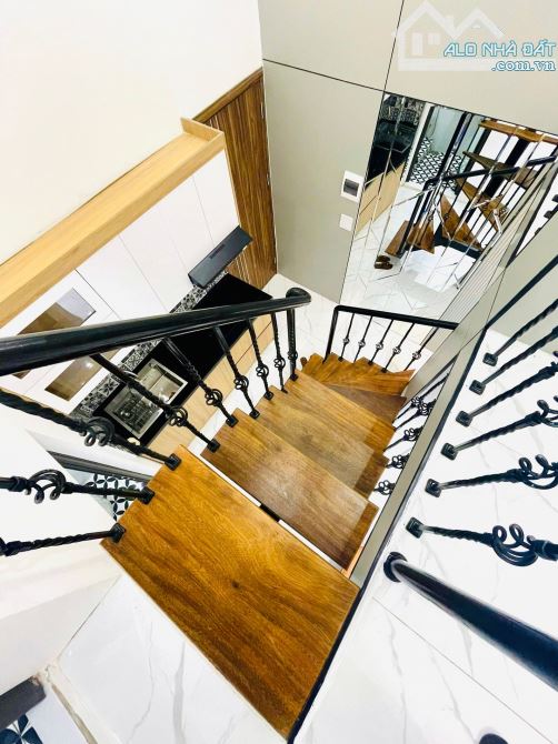 BÁN GẤP TẬP THỂ PHỐ CÔ CỰC XỊN TẦNG 2 – SỐ 29 NGUYỄN SIÊU, HOÀN KIẾM. 90M2 – 3PN. 4,85 TỶ