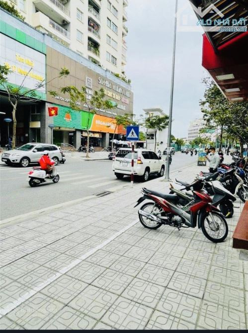 Đẹp cạn lời! Ngọc Khánh, phân lô ô tô tránh vỉa hè, thang máy, văn phòng, ở chất. 85m*5T