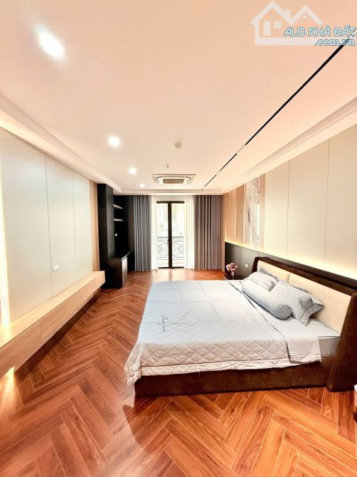 XUÂN THUỶ, CẦU GIẤY, 60M x 7T THANG MÁY, GARA Ô TÔ, 40M RA PHỐ, NỘI THẤT XỊN