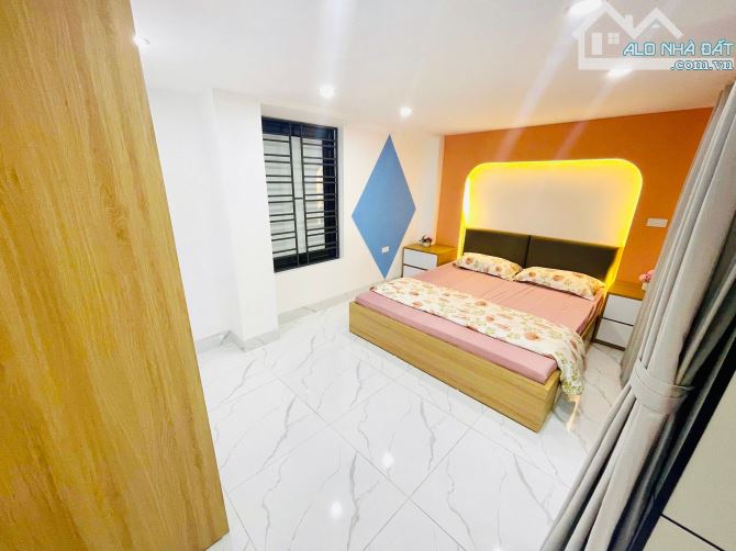 BÁN GẤP TẬP THỂ PHỐ CÔ CỰC XỊN TẦNG 2 – SỐ 29 NGUYỄN SIÊU, HOÀN KIẾM. 90M2 – 3PN. 4,85 TỶ